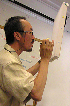 Kobayashi-san demonstrating han-bosen